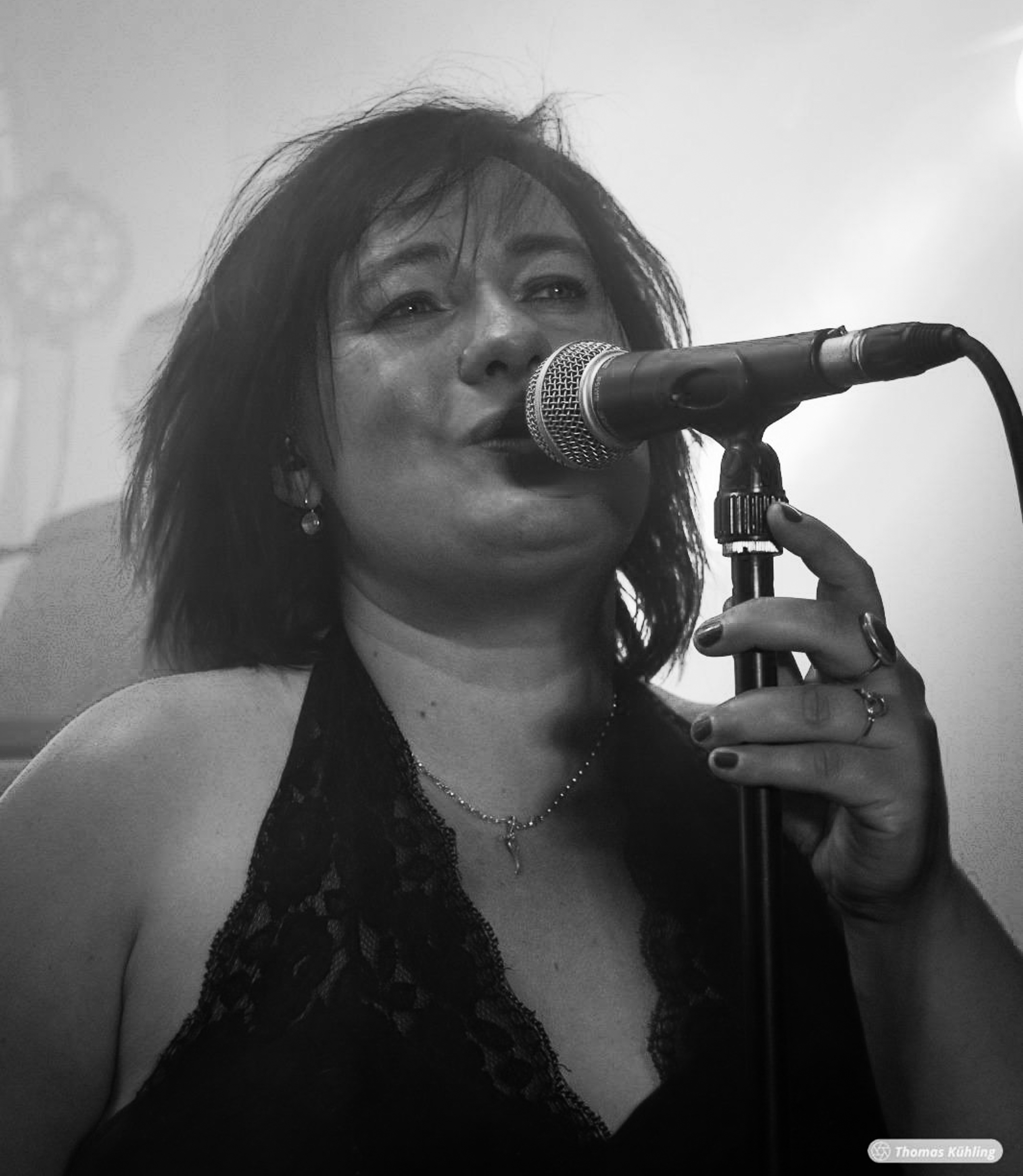 Nadine Schmidtke (DiNa Deen), Sängerin der Band 2842